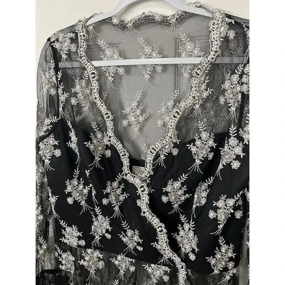 VIE BY VICTORIA ROYAL Black Beaded Embroidered Top Size 12 - Picture 2 of 10